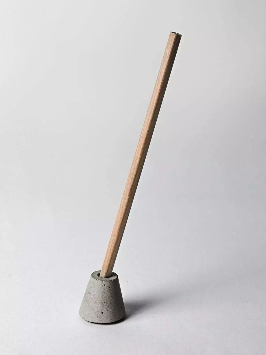 32 32